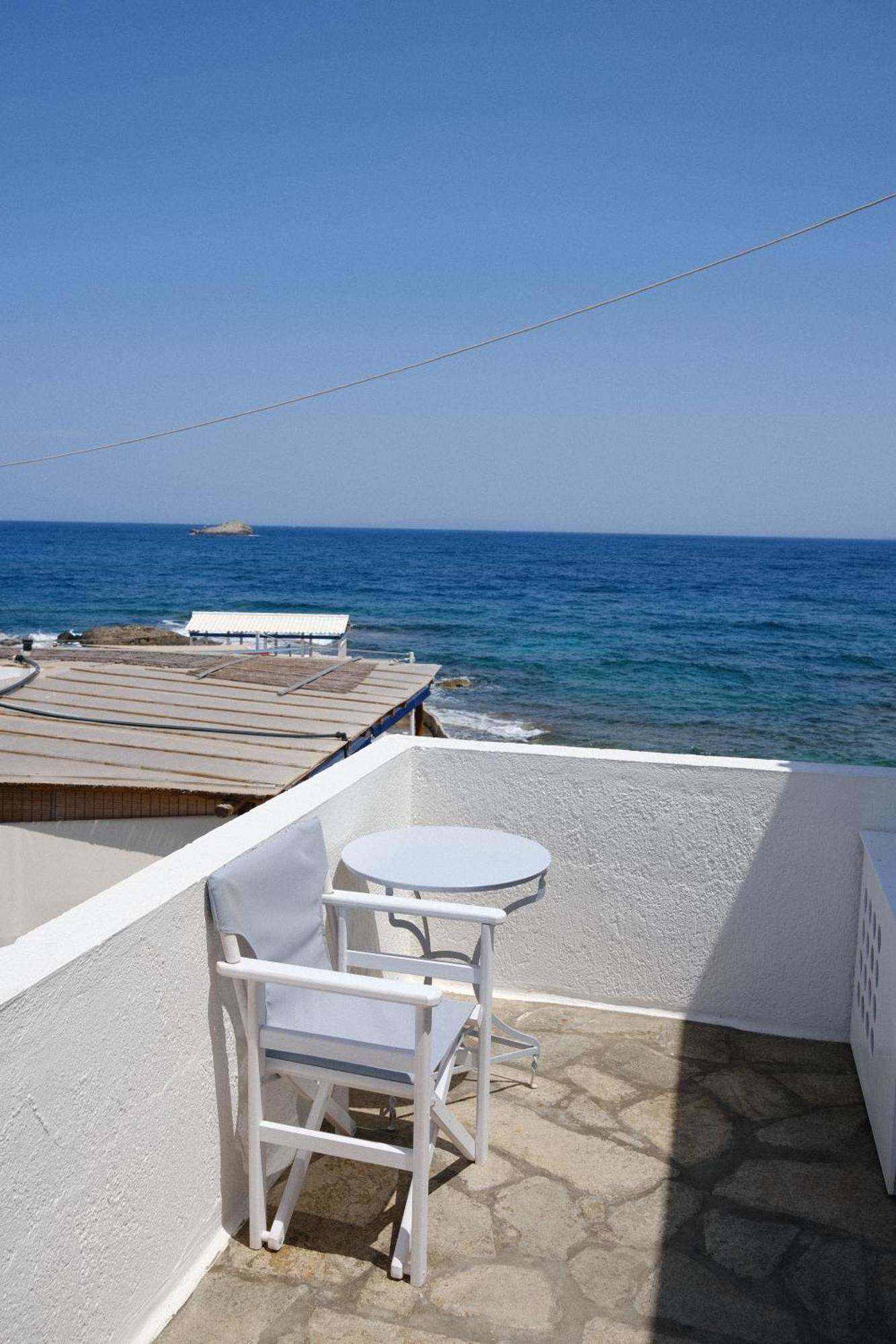 Traditional Waterfront House Mandrakia Esterno foto