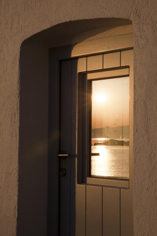 Traditional Waterfront House Mandrakia Camera foto
